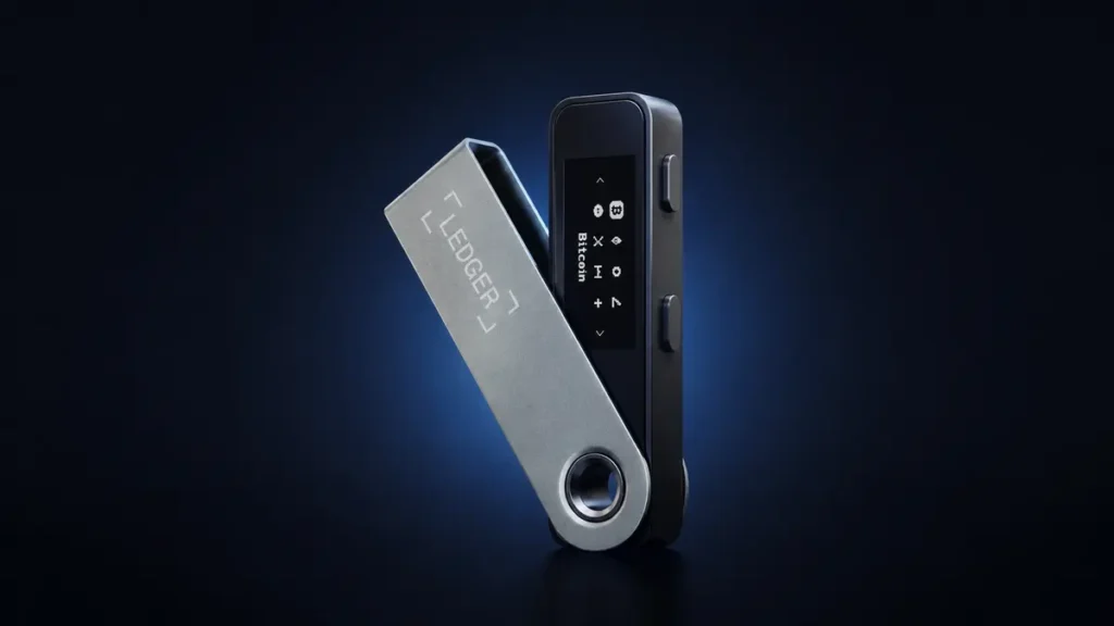 Ledger Nano S Plus Hardware-Wallet auf dunklem Hintergrund